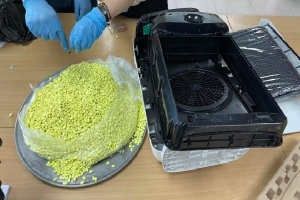 Phát hiện 7 kg nghi ma túy giấu trong máy lọc không khí tại sân bay Nội Bài