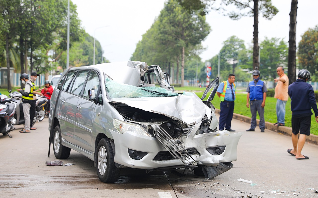 Dân sinh - Đồng Nai: Tai nạn giao thông giữa  2 xe ô tô khiến 2 người thương vong (Hình 3).