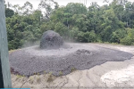 Kỳ lạ hiện tượng núi lửa bùn hiếm hoi phun trào ở Malaysia