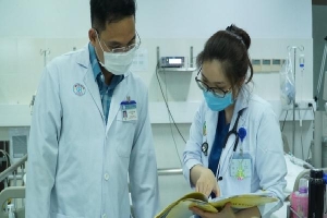 Xuyên đêm chuyển thuốc hiếm từ Quảng Nam về TP.HCM cứu 3 người ngộ độc khi ăn giò lụa bán dạo
