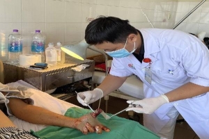Khánh Hòa: Nối thành công 3 ngón tay bị đứt lìa cho nam bệnh nhân