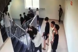Nam sinh viên ĐH FPT hành hung bạn đổ máu trong trong trường