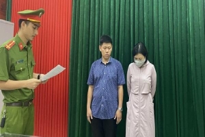 Bắt phóng viên tạp chí cùng người tình tống tiền doanh nghiệp Quảng Bình
