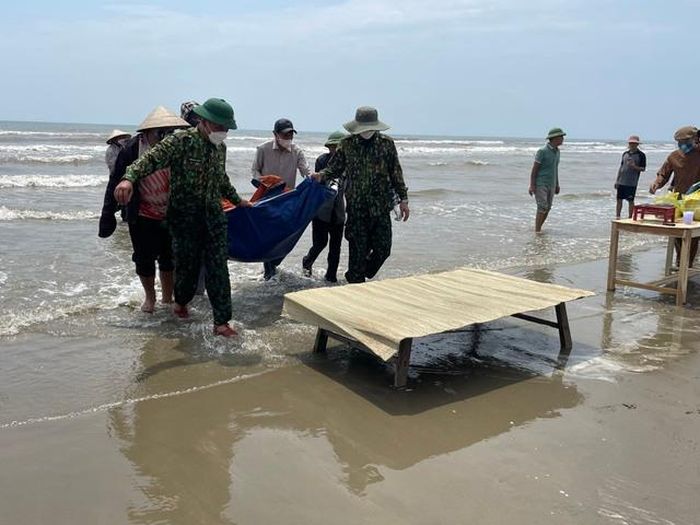Dân sinh - Đã tìm thấy thi thể hai nạn nhân đánh cá trên vùng biển Hà Tĩnh (Hình 2).