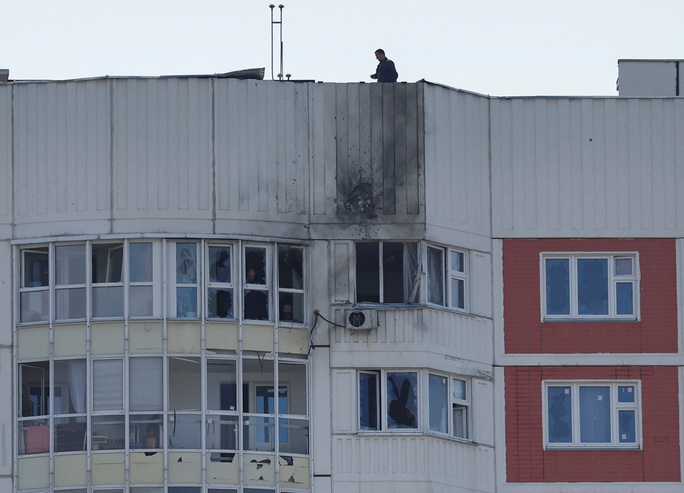 Máy bay không người lái Ukraine tấn công khu nhà giàu Nga - Ảnh 1.