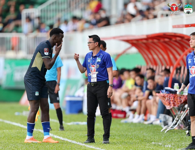 Hoàng Anh Gia Lai đánh bại đương kim vô địch Hà Nội FC - Ảnh 4.