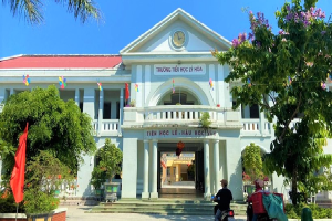 Quảng Bình: Trường tiểu học trả tiền thu sai quy định cho phụ huynh