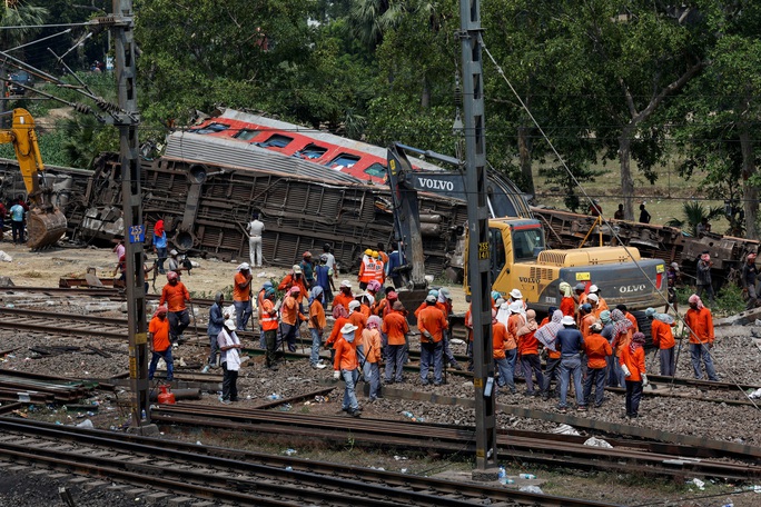 Tiết lộ gây sốc trong cuộc điều tra thảm họa đường sắt Ấn Độ - Ảnh 1.