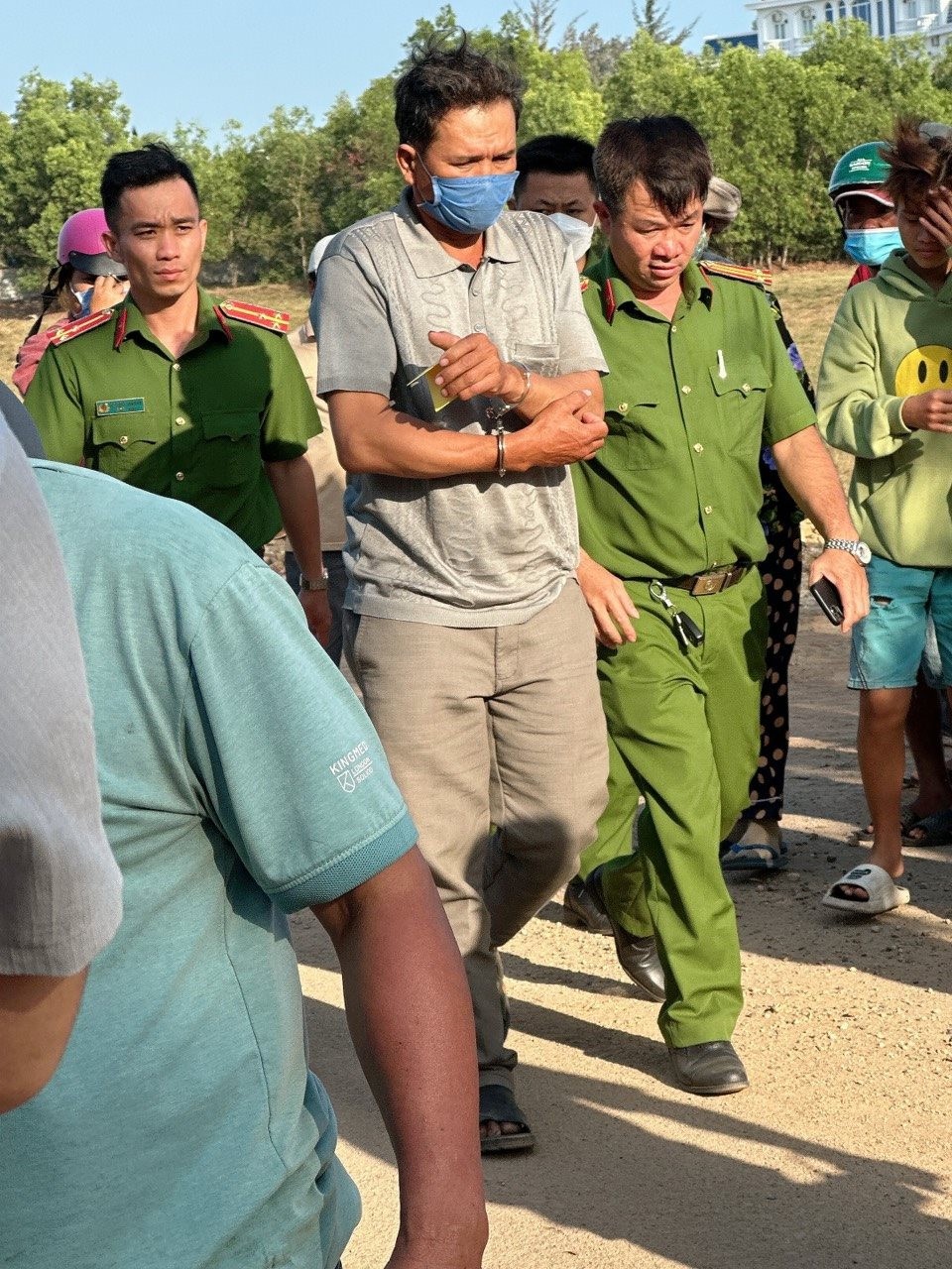 An ninh - Hình sự - Bình Thuận: Ghen vợ cũ, bỏ thuốc trừ sâu vào hồ tôm để trả thù 'tình địch'