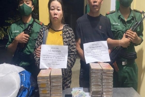 Bắt 2 đối tượng vận chuyển 34 bánh nghi heroin vào Việt Nam