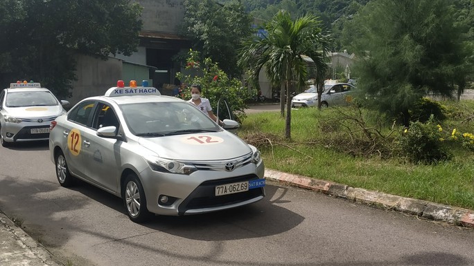 Kỷ luật nguyên giám đốc trung tâm 'cắt xén' hàng tỉ đồng của học viên lái ôtô