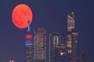 Đêm nay có 'trăng máu cải trang' khổng lồ, từ Việt Nam xem cực đẹp