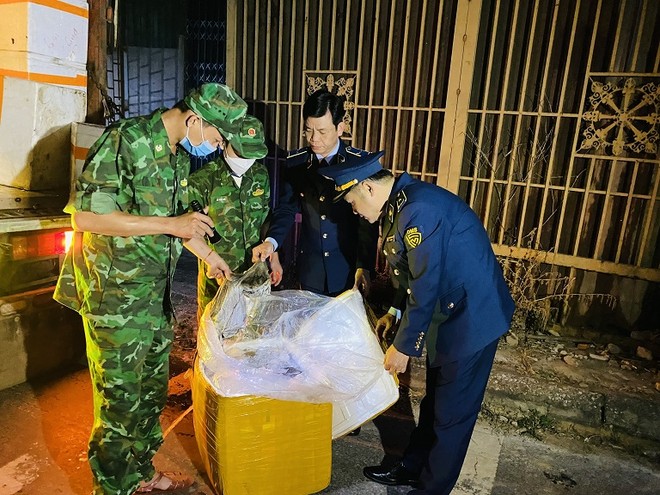 Ngăn chặn buôn bán, vận chuyển trái phép lợn qua biên giới, phòng ngừa lây lan dịch bệnh