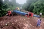 Một tài xế xe đầu kéo Việt Nam tử vong trong vụ sạt lở đất tại Lào