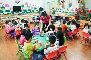Đề xuất trẻ mẫu giáo trong tuổi phổ cập giáo dục mầm non được hỗ trợ tiền ăn trưa