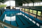 Vụ nam sinh lớp 9 tử vong trong bể bơi: Giáo viên bơi lội mải dùng điện thoại