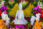 Chú nguyện khai tượng Phật hoàng Trần Nhân Tông bằng ngọc quý