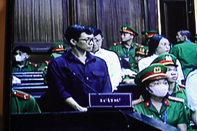 Luật sư đề nghị hoãn phiên xét xử bị cáo Nguyễn Phương Hằng - Ảnh 2.