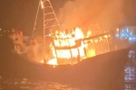 Tàu cá bốc cháy ngùn ngụt trên biển, 12 ngư dân cầu cứu