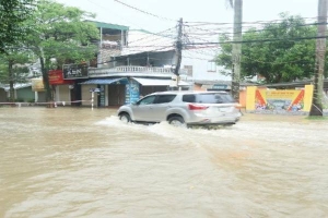 Nghệ An: Một số trường thông báo nghỉ học vì mưa lớn, đường ngập