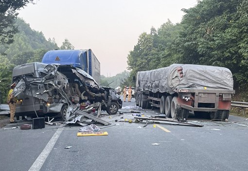 Vụ tai nạn 5 người chết ở Lạng Sơn: Bắt tài xế xe đầu kéo - Ảnh 1.