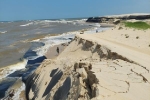 Xử lý hàng trăm ngàn khối cát nạo vét 'đóng băng' bên bờ biển tỉnh Quảng Trị ra sao?