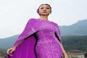Hậu đám cưới, siêu mẫu Thanh Hằng làm vedette, catwalk thần thái tại Yên Tử