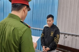 Đà Nẵng: Nữ quái 19 tuổi cầm đầu nhóm 40 thanh thiếu niên gây rối