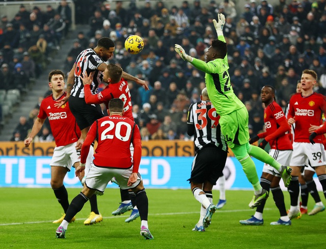 Vùi dập Man United ở St.James' Park, Newcastle áp sát Top 4 Ngoại hạng- Ảnh 1.