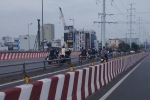 TP HCM: Xôn xao hình ảnh đoàn mô tô chạy vào làn ô tô trên cầu