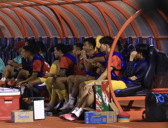 Khánh Hòa thất bại trong đội hình với duy nhất 1 thủ môn- Ảnh 1.