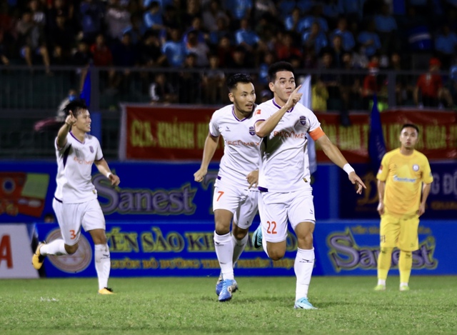 Khánh Hòa thất bại trong đội hình với duy nhất 1 thủ môn- Ảnh 6.