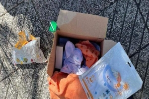 Trích xuất camera vụ thi thể trẻ sơ sinh đặt trong thùng giấy trên vỉa hè