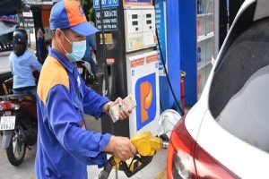 Giá xăng dầu đồng loạt tăng mạnh