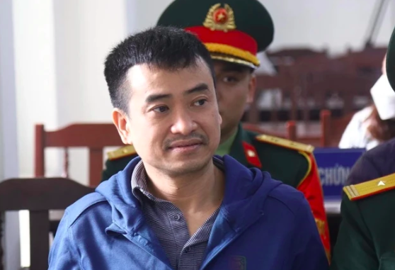 Vụ Việt Á: Hôm nay hai cựu bộ trưởng Nguyễn Thanh Long, Chu Ngọc Anh hầu toà- Ảnh 2.