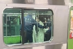 Nhật Bản bắt giữ phụ nữ đâm dao hàng loạt trên tàu điện