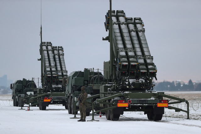 NATO mua thêm 1.000 tên lửa Patriot, họp khẩn với Ukraine- Ảnh 2.