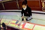 Cô gái trẻ liều lĩnh cướp tiệm vàng