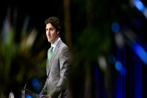 Chuyên cơ tiếp tục 'dở chứng', Thủ tướng Canada kẹt lại Jamaica