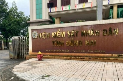 Diễn biến mới nhất vụ Chánh Thanh tra Viện KSND tỉnh Đồng Nai bị tố hiếp dâm- Ảnh 1.