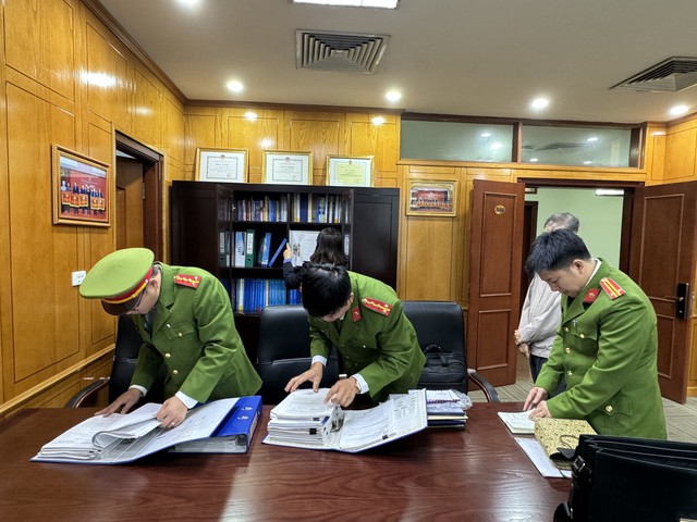 Công an TP HCM bắt tạm giam Phó Cục trưởng Cục Đăng kiểm Việt Nam- Ảnh 7.
