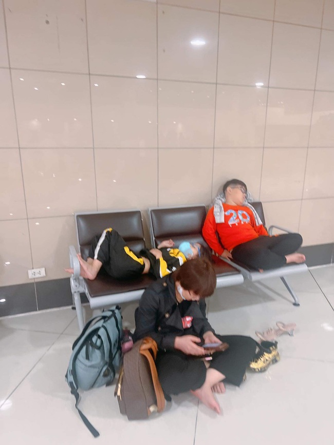 Hành khách "khóc ròng" vì chuyến bay về Vinh, đáp ở… Nội Bài- Ảnh 5.