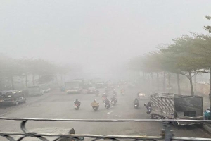 Sương mù dày đặc ở Hà Nội có phải ô nhiễm không khí?