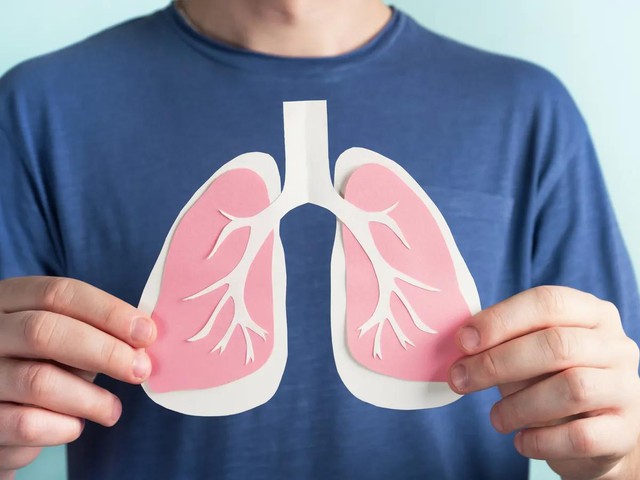Bác sĩ Trương Hữu Khanh: Sự thật về tin đồn "phổi trắng", "khô phổi"- Ảnh 1.