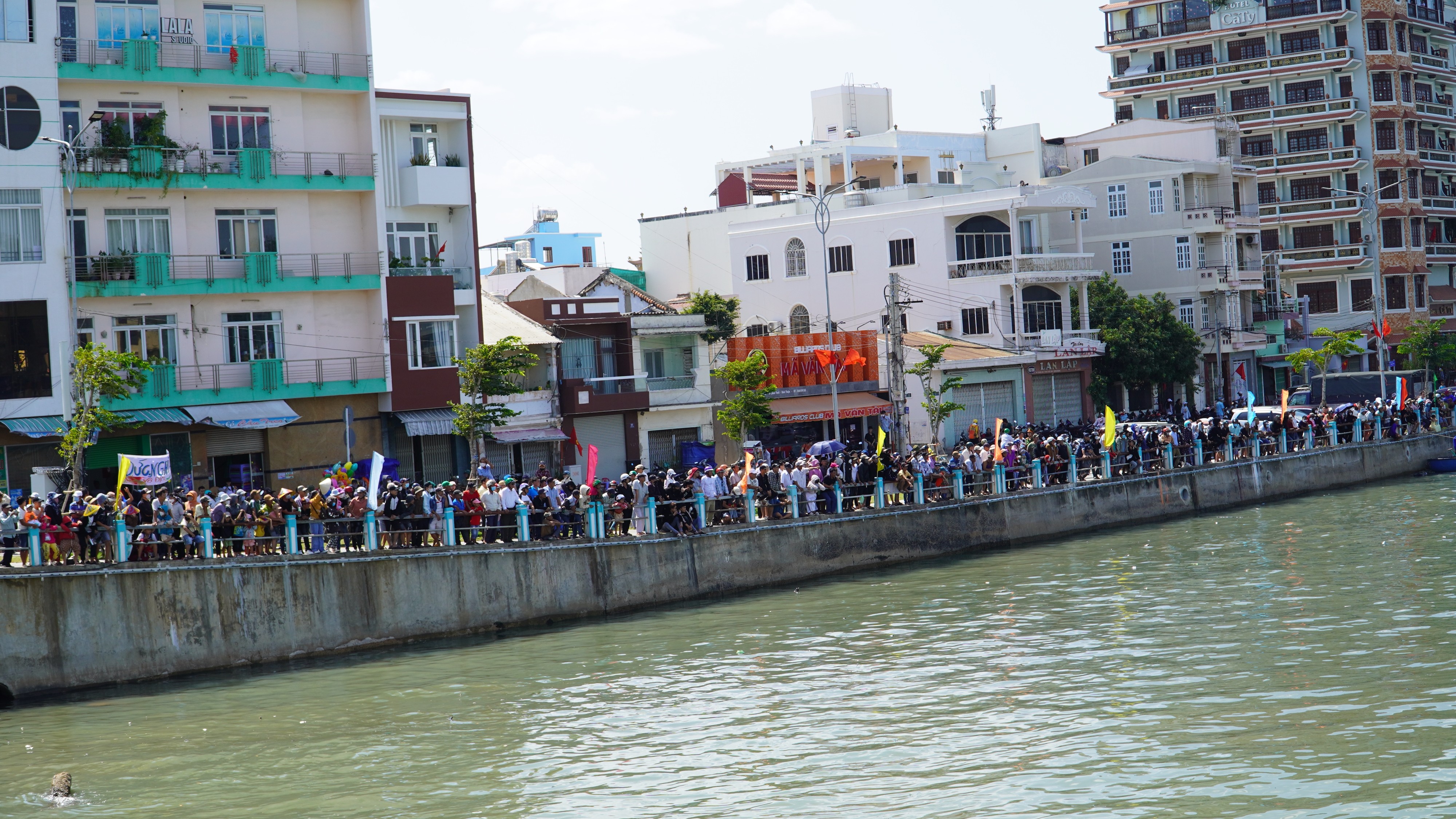 Văn hoá - Bình Thuận: Đặc sắc Lễ hội đua thuyền mừng xuân Giáp Thìn 2024 (Hình 6).