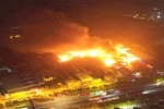 Hải Dương: Kho xưởng sản xuất bao bì cháy dữ dội trong đêm