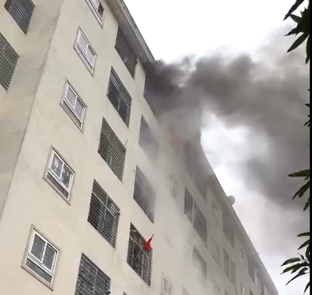 Cháy tại tòa chung cư vào ngày vía Thần Tài- Ảnh 1.