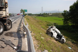Thủ tướng chỉ đạo khẩn trương điều tra, xử lý vụ tai nạn trên cao tốc Cam Lộ - La Sơn