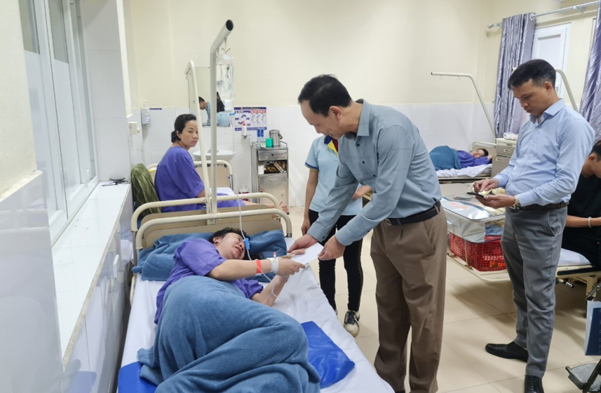 Sự kiện - Quảng Ninh: Gần 60 công nhân phải nhập viện nghi do ngộ độc khí nén