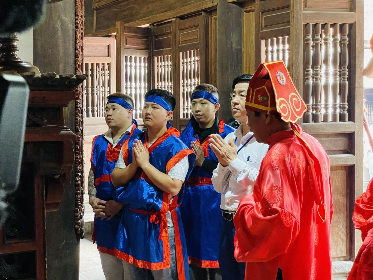 Sự kiện - Linh thiêng lễ rước nước - mở màn cho lễ Hội đền Vua Mai (Hình 8).